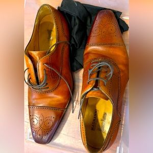 Magnani. Like brand new shoes. Size 8. Leather and elegant shoes.  Size 9 usa